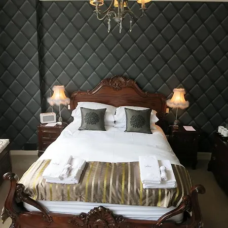 Logis De France Hotell La Chartre-sur-le-Loir