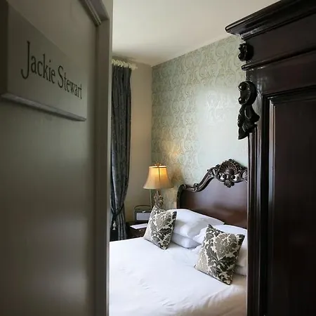 Logis De France 3* La Chartre-sur-le-Loir