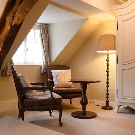 Hotel Logis De France La Chartre-sur-le-Loir