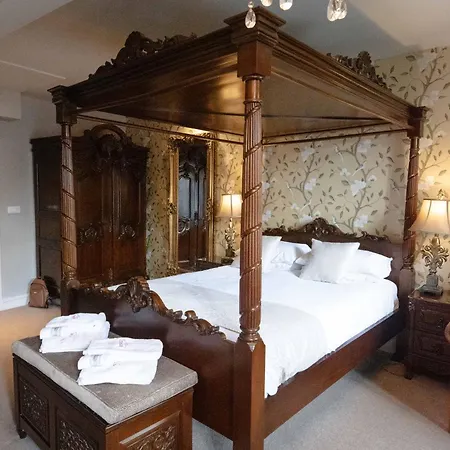 Hotel Logis De France La Chartre-sur-le-Loir