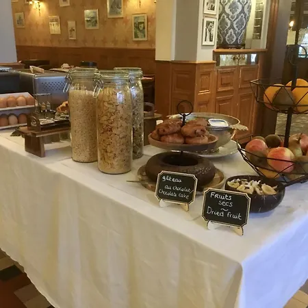 Logis De France La Chartre-sur-le-Loir