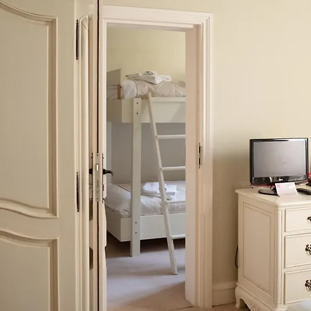 Logis De France La Chartre-sur-le-Loir