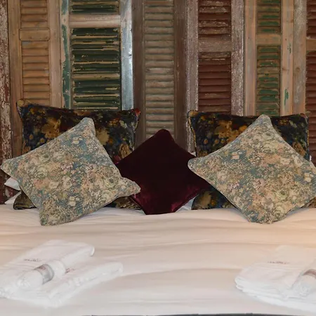 Logis De France 3* La Chartre-sur-le-Loir