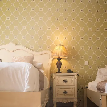 Logis De France La Chartre-sur-le-Loir