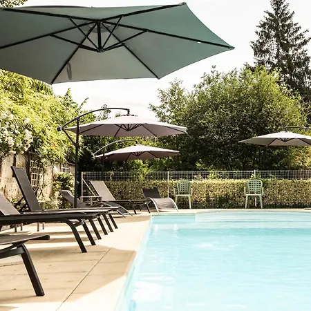 Logis De France Hotel La Chartre-sur-le-Loir