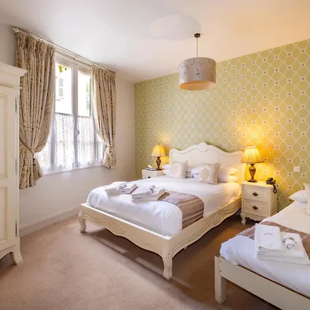 Hotel Logis De France 3*