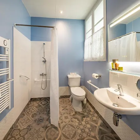 Logis De France La Chartre-sur-le-Loir