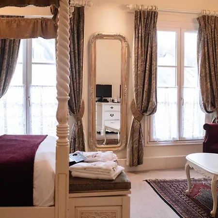 Logis De France La Chartre-sur-le-Loir