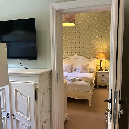 Logis De France 3* La Chartre-sur-le-Loir