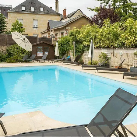 Logis De France Hotel La Chartre-sur-le-Loir