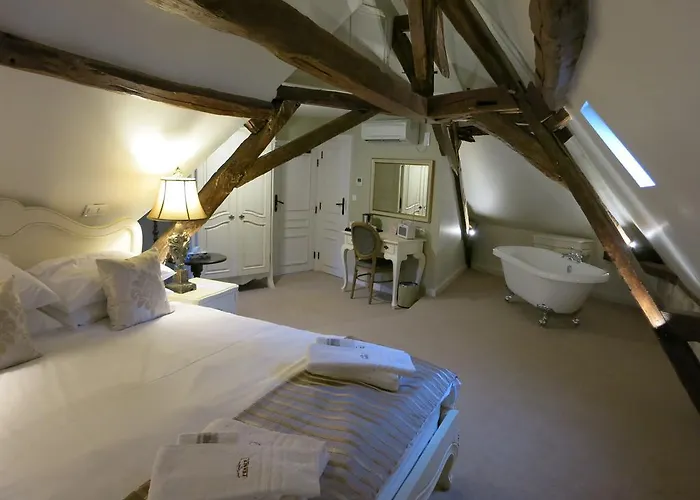 Szálloda Logis De France La Chartre-sur-le-Loir