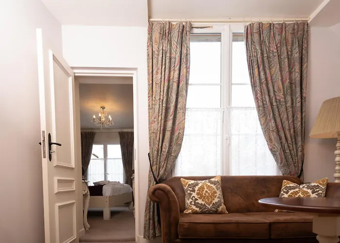 Hotel Logis De France 3*