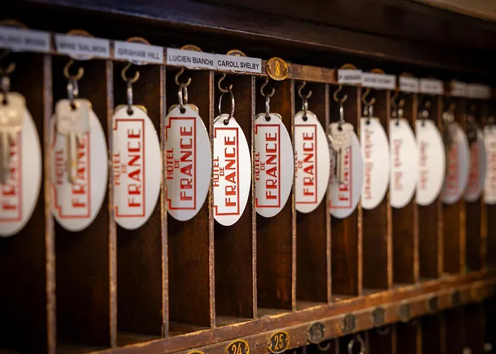 Hotel Logis De France 3*