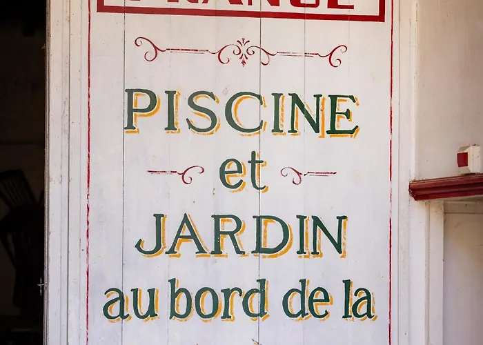 Logis De France 3* La Chartre-sur-le-Loir