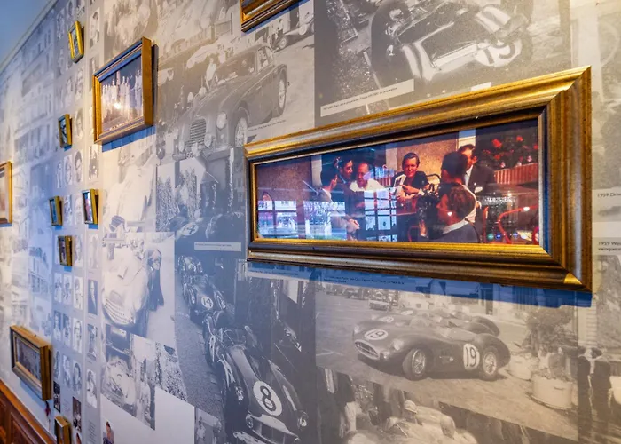 Hotel Logis De France La Chartre-sur-le-Loir