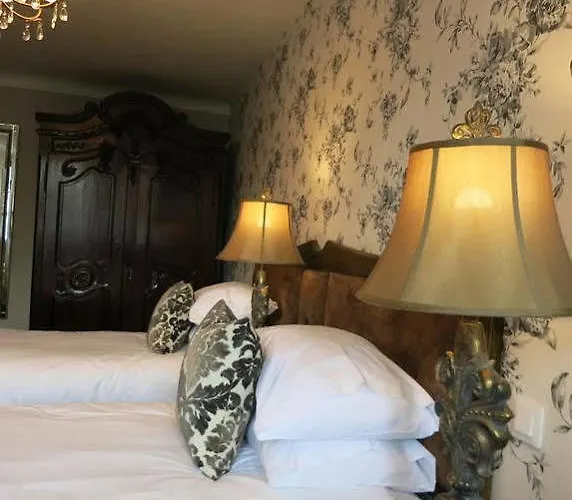 Logis De France Szálloda La Chartre-sur-le-Loir