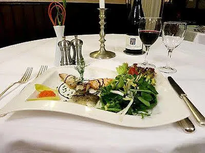 Logis De France 3* La Chartre-sur-le-Loir